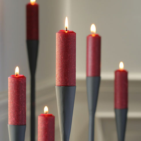 Collenette Timberline dinner candle is a time-honored favorite. Root Collenettes lends itself to a traditional formal presentation. The wider diameter virtually assures eliminating drips. The 1-1/4" tapered base is compatible with most fine candle holders.
